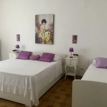 Lulu Marin Casa Vacanza *